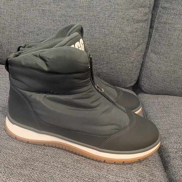 UGG Lakesider Zip Ankle Boot